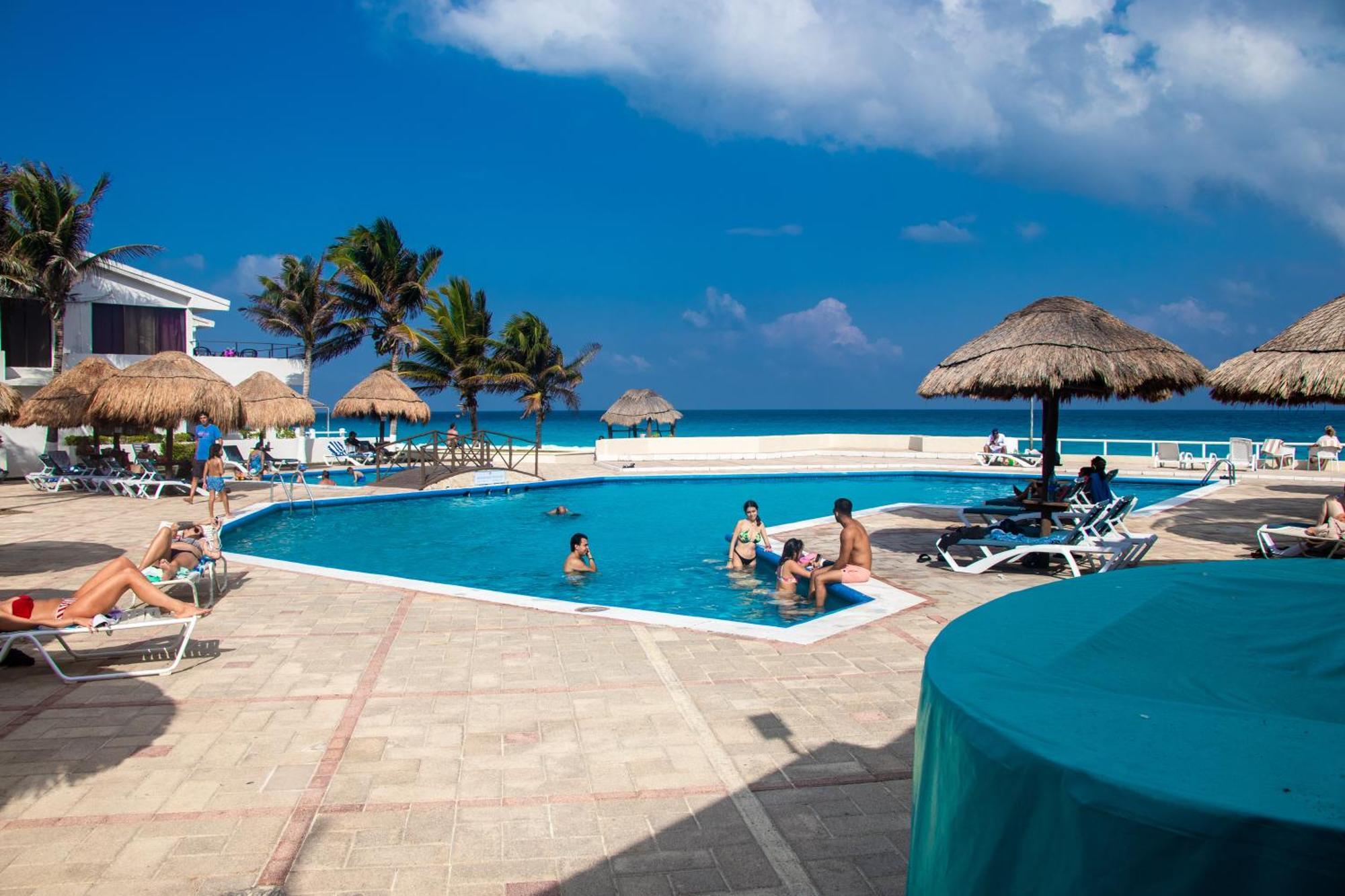 Beachfront Apartments Cancún Kültér fotó